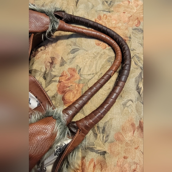 Jessica Simpson Large Handbag - Picture 5 of 12